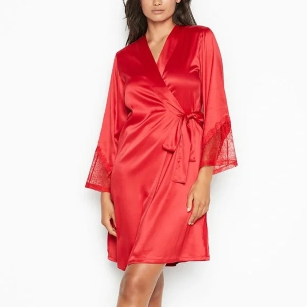 Victoria’s Secret Red Satin Lace Kimono Robe M/L Wrap Tie